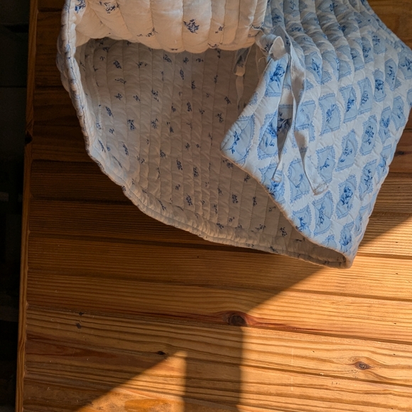 Vintage Blue and Cream Quilted Vest - Picture 4 of 5